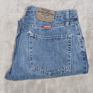 Wrangler Straight Fit Jeans Mens 32x32 Blue Classic Denim Work Outdoor Rancher